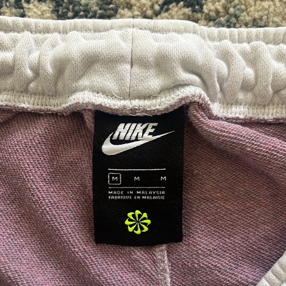 White/Light gray Nike Sweatpants - Size medium - Only worn once - Picture 3 of 3